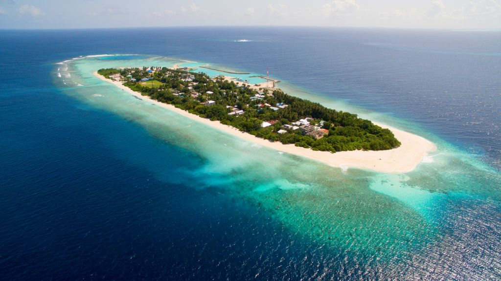 Escape to Paradise: The Ultimate Guide to Spending Time in the Maldives